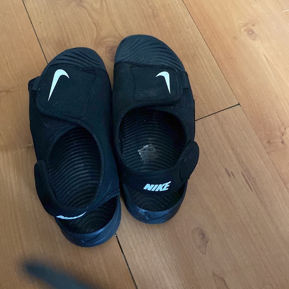 Nike sandals - Picture 2 of 3